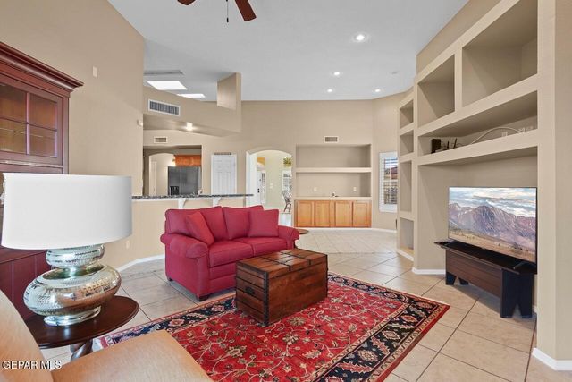 6673 CABANA DEL SOL Drive, El Paso, TX 79911