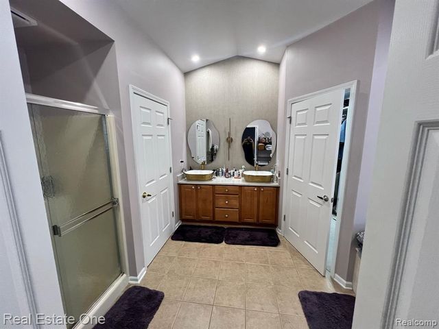 49325 E Central Park, Shelby Twp, MI 48317