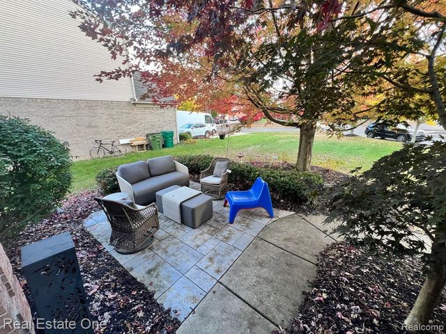 49325 E Central Park, Shelby Twp, MI 48317