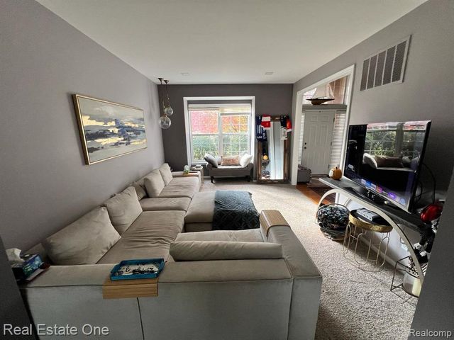 49325 E Central Park, Shelby Twp, MI 48317