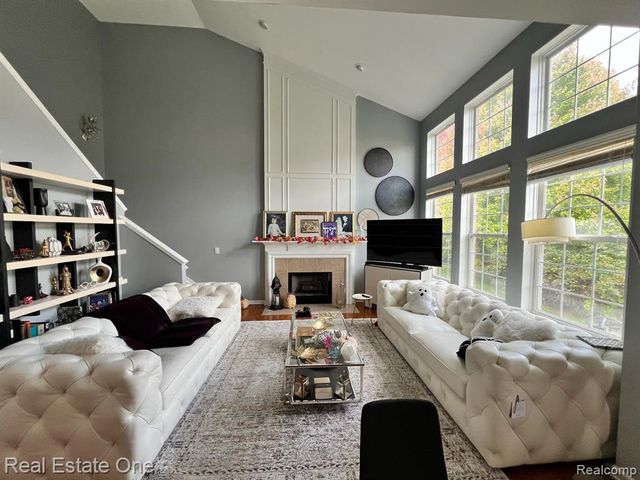 49325 E Central Park, Shelby Twp, MI 48317