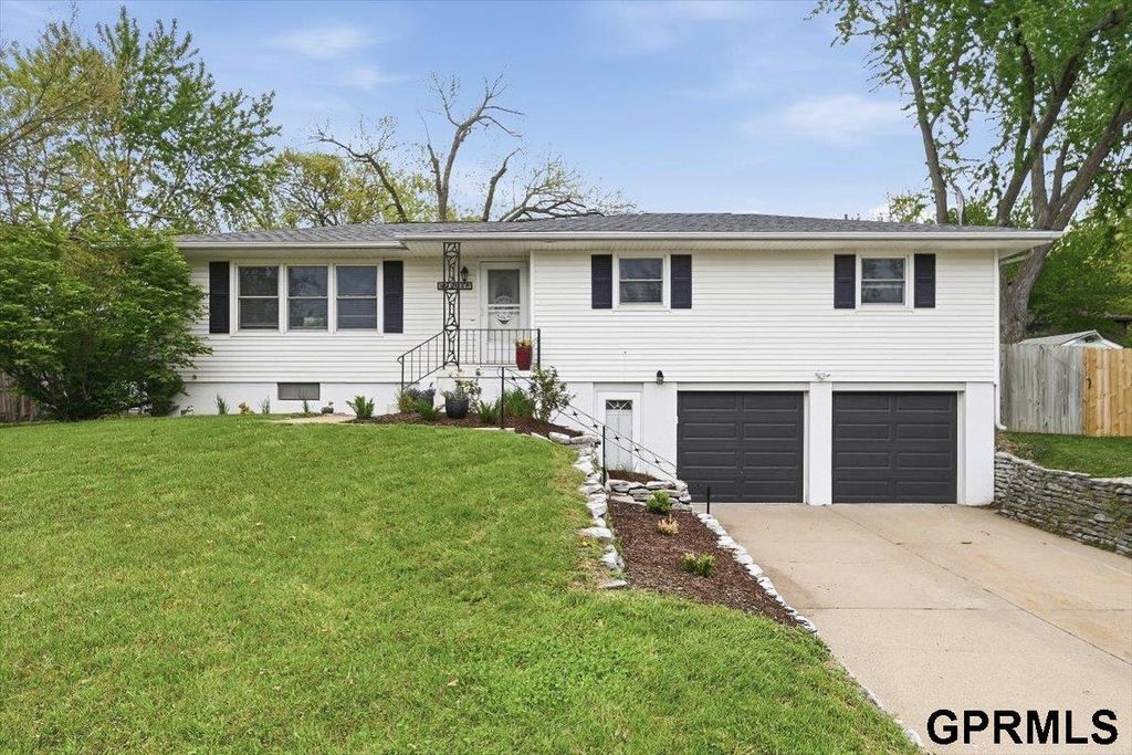 3365 S 108 Street, Omaha, NE 68144