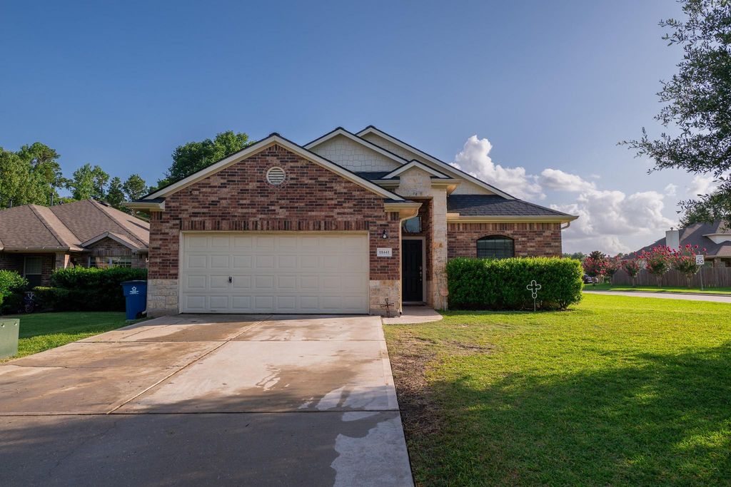 18441 Sunrise Pines Drive, Montgomery, TX 77316