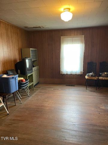 12329 Crab Orchard Road, Coeburn, VA 24230