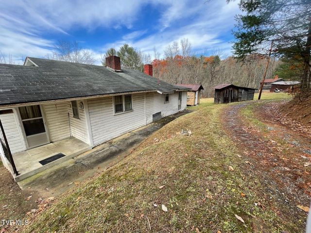 12329 Crab Orchard Road, Coeburn, VA 24230