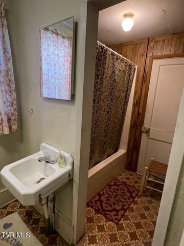 12329 Crab Orchard Road, Coeburn, VA 24230