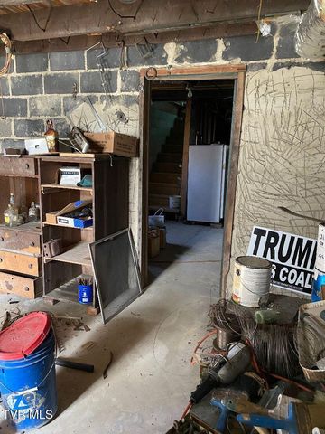 12329 Crab Orchard Road, Coeburn, VA 24230