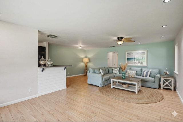 275 South Boulevard C, Boynton Beach, FL 33435