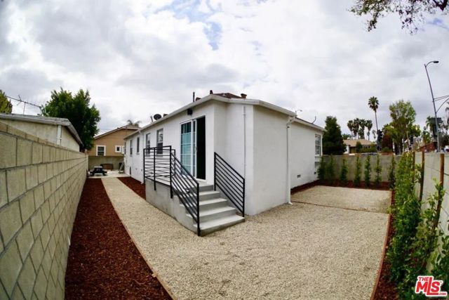 5400 West Boulevard, Los Angeles, CA 90043