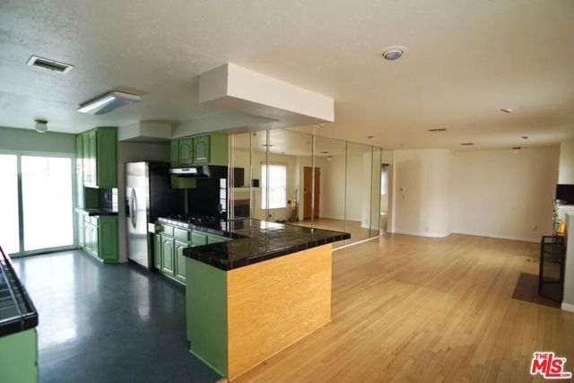 5400 West Boulevard, Los Angeles, CA 90043