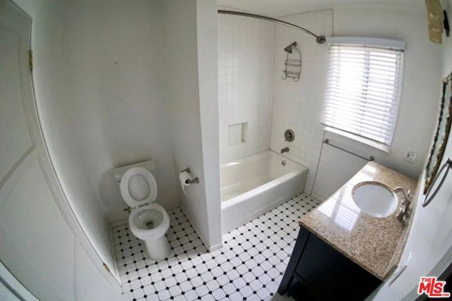 5400 West Boulevard, Los Angeles, CA 90043