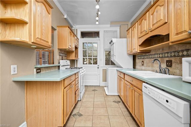 600 W Olney Rd Apt 202, Norfolk, VA 23507