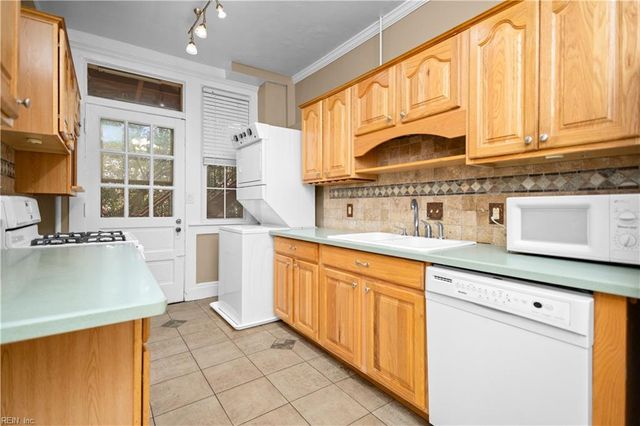 600 W Olney Rd Apt 202, Norfolk, VA 23507