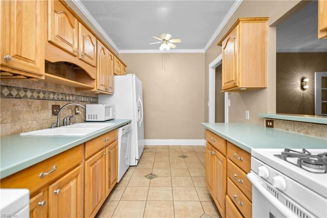 600 W Olney Rd Apt 202, Norfolk, VA 23507