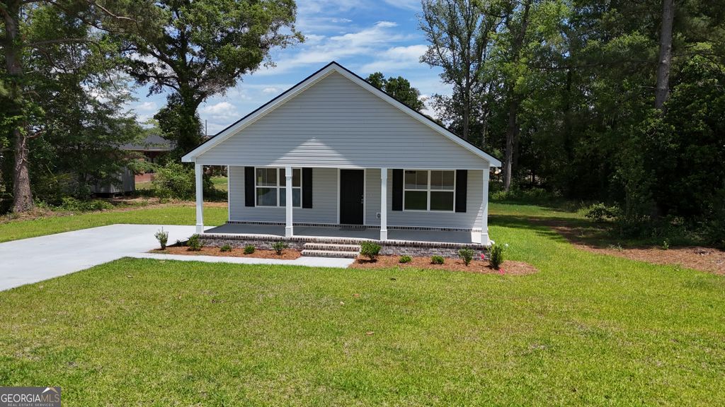 103 Continental Street, Glennville, GA 30427
