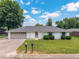 506 Jenny Wren, Van Buren, AR 72956