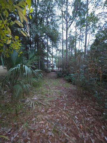 4699 Meadow Lake Drive, Crestview, FL 32539