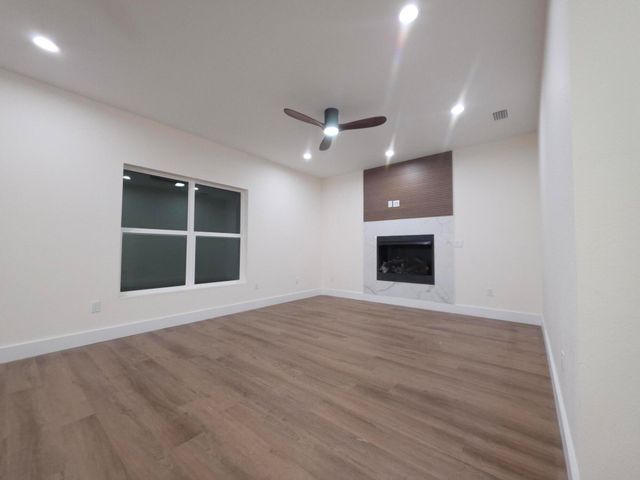 4699 Meadow Lake Drive, Crestview, FL 32539