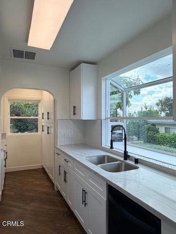 1835 N Oxford Avenue, Pasadena, CA 91104