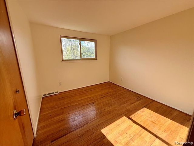 30943 Roselawn Drive, Warren, MI 48088