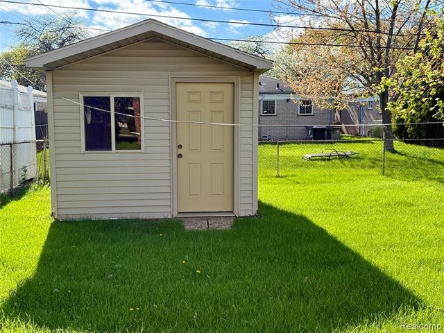 30943 Roselawn Drive, Warren, MI 48088