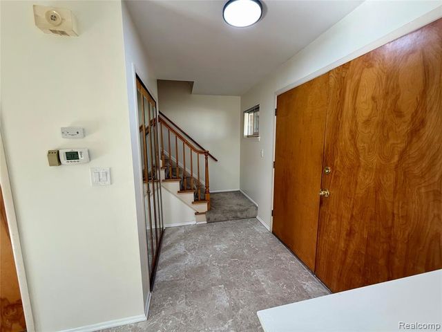 30943 Roselawn Drive, Warren, MI 48088