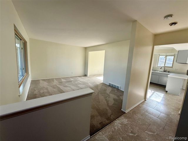 30943 Roselawn Drive, Warren, MI 48088