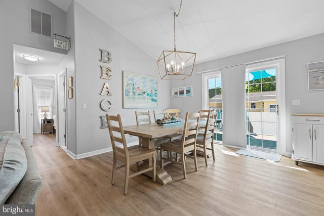 17 NEW CASTLE CT, Ocean View, DE 19970