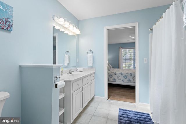 17 NEW CASTLE CT, Ocean View, DE 19970