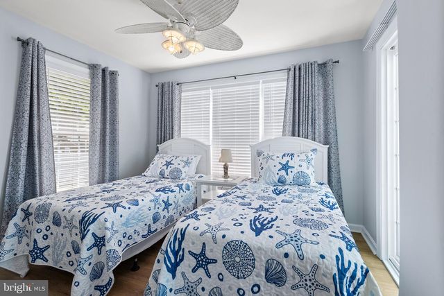 17 NEW CASTLE CT, Ocean View, DE 19970