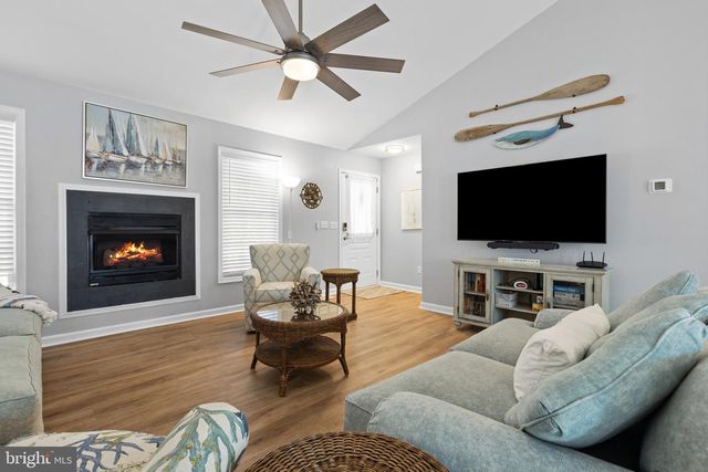 17 NEW CASTLE CT, Ocean View, DE 19970