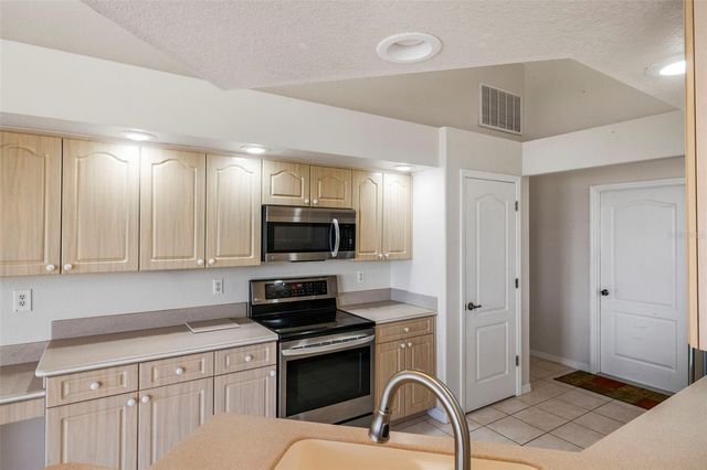 12942 SW KINGSWAY CIRCLE, Lake Suzy, FL 34269