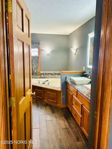 16453 Rd 63, Antwerp, OH 45813