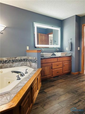 16453 Rd 63, Antwerp, OH 45813