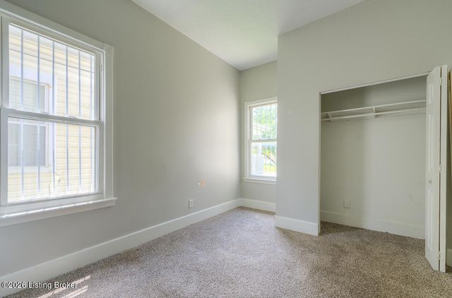 741 S 37th St, Louisville, KY 40211