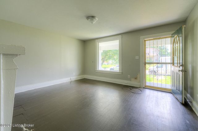 741 S 37th St, Louisville, KY 40211