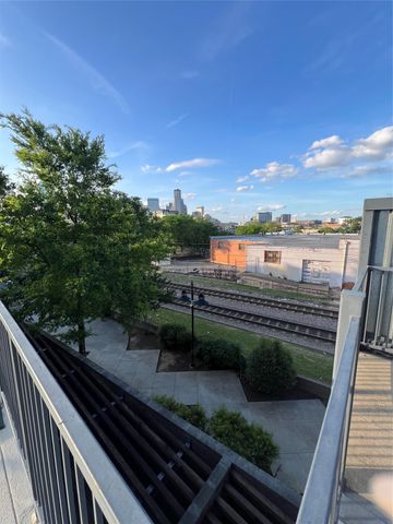 1001 Belleview Street 202, Dallas, TX 75215