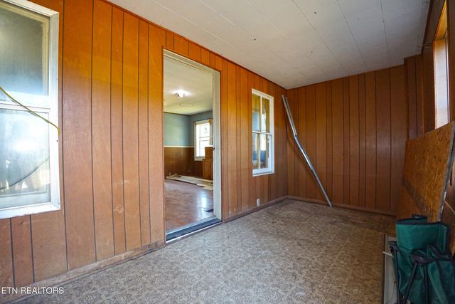 182 County Road 900, Etowah, TN 37331