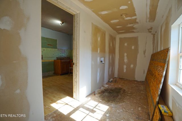 182 County Road 900, Etowah, TN 37331