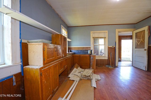 182 County Road 900, Etowah, TN 37331