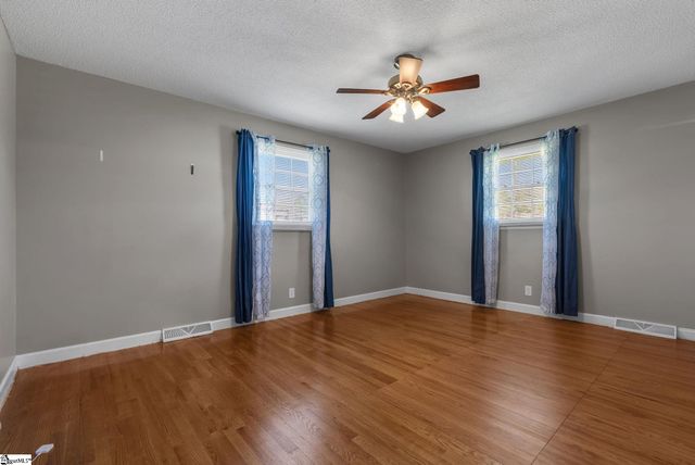300 N Green Street, Williamston, SC 29697