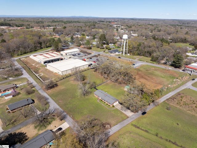 300 N Green Street, Williamston, SC 29697
