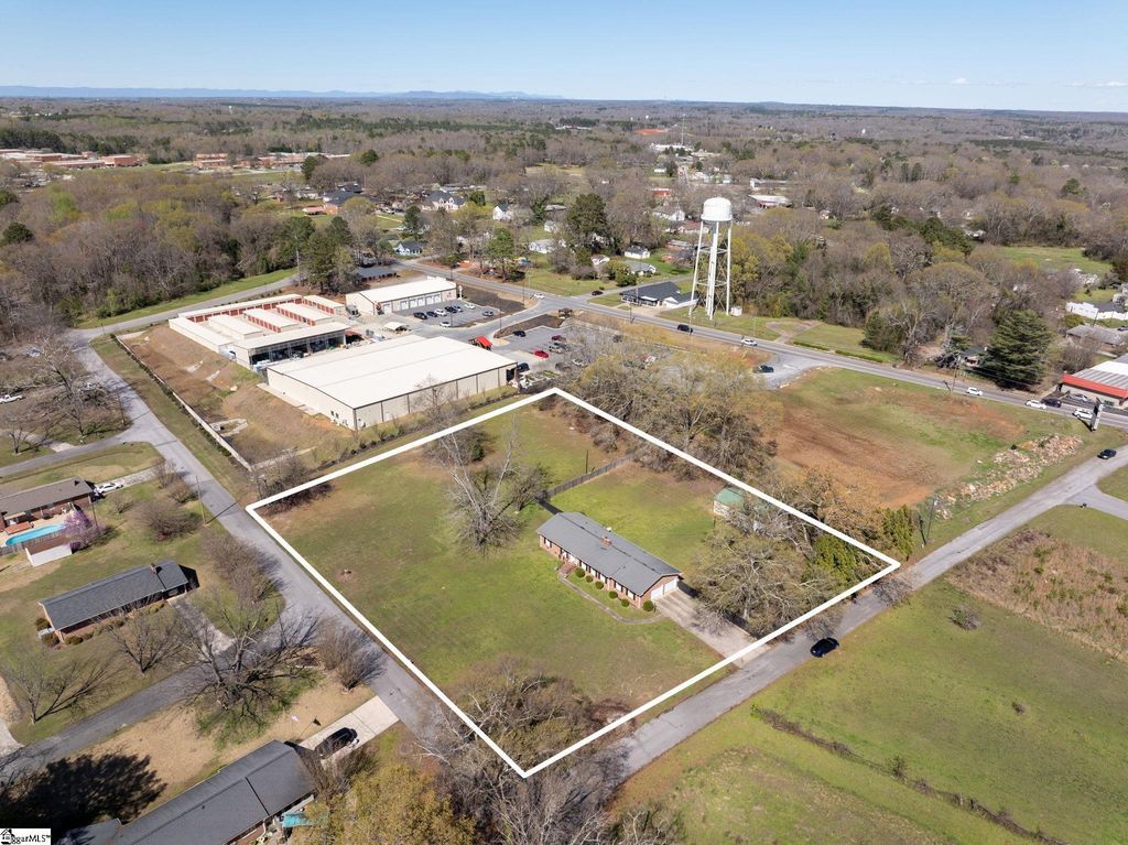 300 N Green Street, Williamston, SC 29697