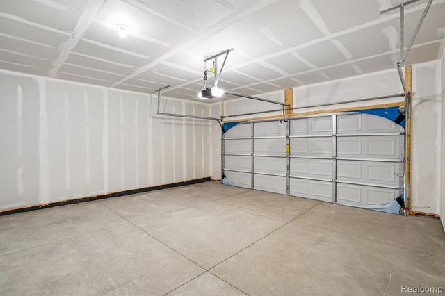 27110 Gallop Way, Saline, MI 48176