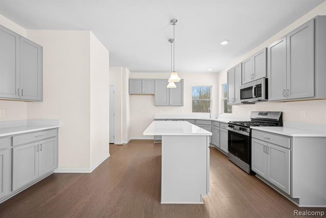 27110 Gallop Way, Saline, MI 48176