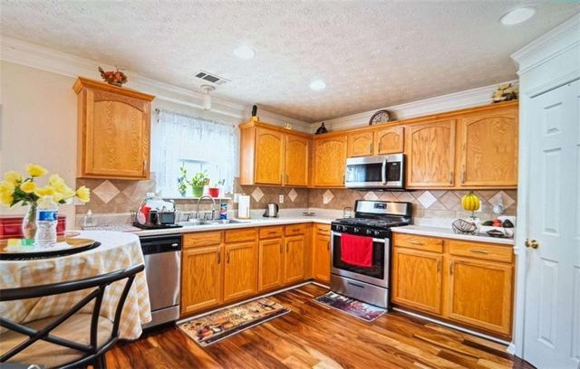 1285 Stephens Pond View, Loganville, GA 30052