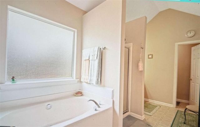 1285 Stephens Pond View, Loganville, GA 30052