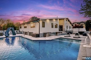 22 Berkshire Place, Englewood Cliffs, NJ 07632