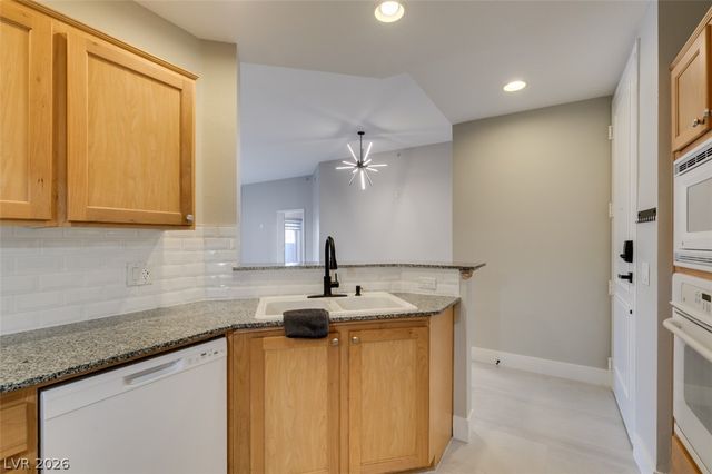 63 East Agate Avenue 202, Las Vegas, NV 89123