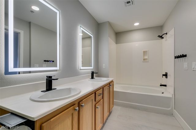 63 East Agate Avenue 202, Las Vegas, NV 89123